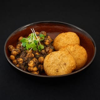 Aloo Tikki With Pindi Cholley