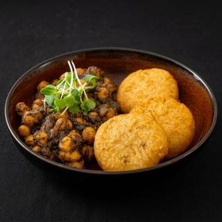 Aloo Tikki With Pindi Cholley