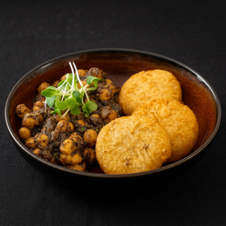 Aloo Tikki With Pindi Cholley